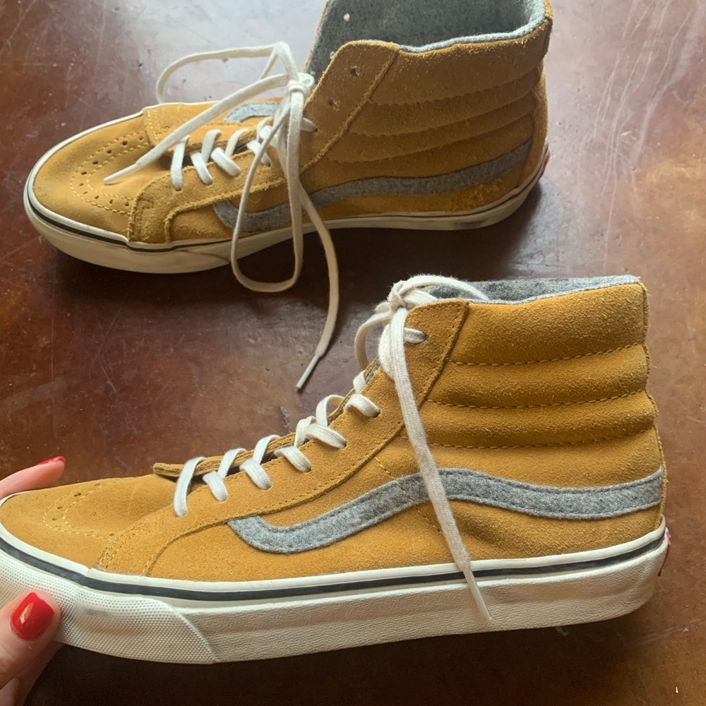 Yellow sk8 hi slim